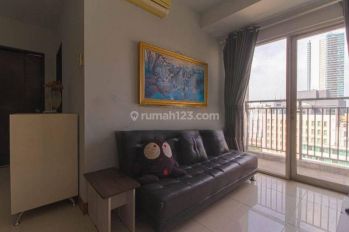 Disewakan Apartemen Cosmo Mansion 2 Bedroom Lantai Tengah Furnished