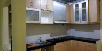 Rumah 2,5 Lantai Siap Huni, SOLO BARU. 5 menit Mall The Park Solo Baru