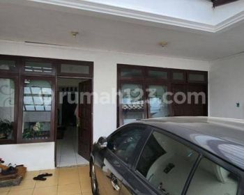 Rumah 3 lantai siap huni sudah renovasi dekat MRT bendungan hilir