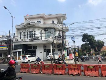 DIJUAL RUANG USAHA 3LANTAI STRATEGIS MAINROAD CIBEREUM CIMAHI