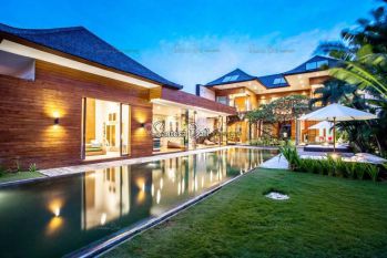 Stunning Luxurious Villa In The Heart Of Seminyak Bali