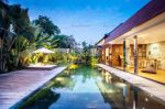 thumbnail-stunning-luxurious-villa-in-the-heart-of-seminyak-bali-14
