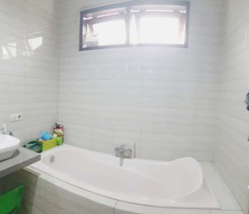 Rumah full furnished lengkap dengan kolam renang di Bintaro Sektor 9