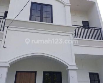 Rumah 2 lantai siap huni jagakarsa