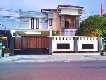 Rumah mewah dan luas 2lt full furnish di Colomadu