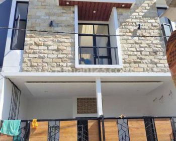 Rumah Buat usaha Kos2 an prospek nol jalan raya kampus UPN