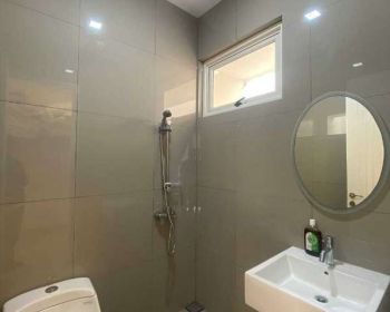 disewakan rumah full furnish royal bay