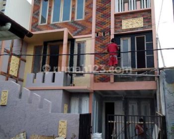 Rumah 3 Lantai Di Jatiwaringin Pondokgede Aman Nyaman Tidal Banjir Termurah