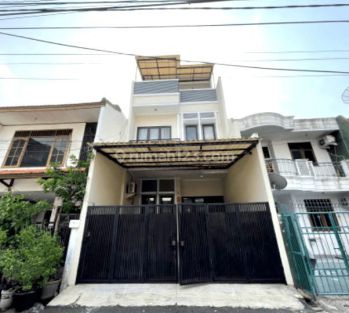 Sewa Rumah Mandala Barat, Jkt Barat 3 Lt Ada Bonus Hadap Tenggara