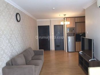 Disewakan Apartemen Cosmo Mansion 3 Bedroom Lantai Tinggi Furnished