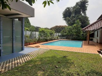 Rumah Bukit Golf Pondok Indah - ada Lift - Hadap Utara dan Barat