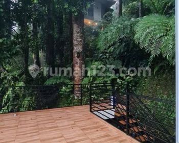 Dijual Villa Mega Mendung, 2 Lantai Bagus