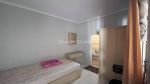 thumbnail-rumah-disewakan-dengan-fasilitas-semi-furnish-banyak-kamar-8