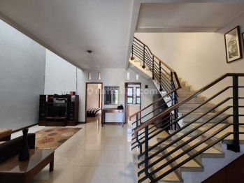 DIJUAL RUMAH CANTIK SAYAP SUKAJADI PUSAT KOTA BANDUNG SIAP PAKAI