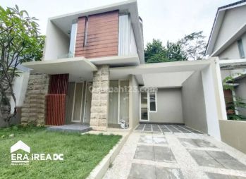 Rumah bagus modern minimalis tengah kota Semarang siap pakai disewakan di