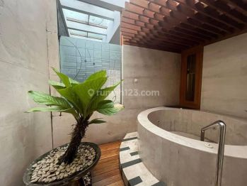 Dijual Rumah Mewah 2 Lantai Strategis Sayap Dago Bandung