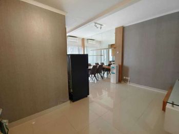 Sewa Apartement Sudirman Park Middle Floor 2BR Full Furnished & Renove