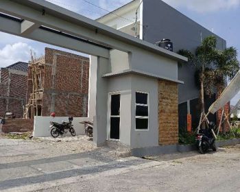 Rumah Gentan 2 Lantai SHM Ready Puspa Indah View dekat solobaru