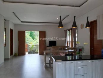 Dijual Villa minimalis di Kemenuh view river dan jungle