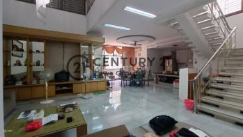 Rumah Intercon Hadap Timur Lantai Marmer Taman Kebon Jeruk