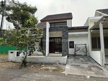 Rumah Murah 1,5 Lantai Minimalis Siap Huni Dekat Pasar Modern Di Eastwood Barat
