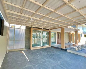 Jual cepat, Rumah mewah Graha Natura with Swimming Pool