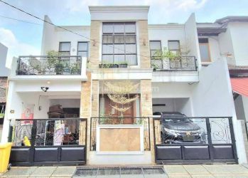 Rumah dijual di komplek Cinere dekat living plaza dan ke Toll