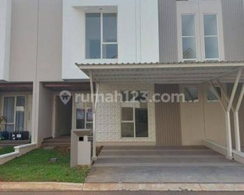 Rumah di cluster Catriona suvarna sutera 2 Lantai Bagus