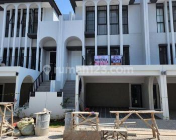 Rumah di perumahan green which bsd tangerang