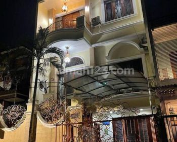 Rumah 4 Lantai Furnished Bagus SHM - Sertifikat Hak Milik di Kelapa gading ,