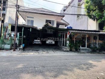 Rumah Lama Hitung Tanah Sangat strategis cocok utk invest, Butik, Resto/Kafe,