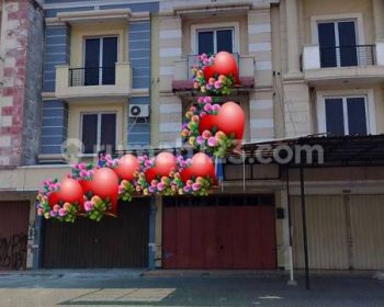 Ruko 3 Lantai di Harapan Indah Regency Kondisi Rapi 13251 Er