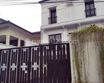 Rumah Desain Modern Kolam Renang Dekat Mrt Fatmawati, Cipete Jakarta Selatan