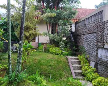 Vila dan kebun di gunung salak kab bogor