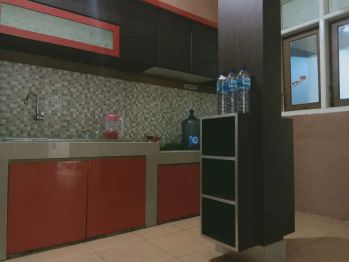 Disewakan rumah / bisa untuk kantor strategis pusat kota