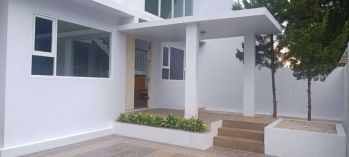 Jual Rumah Siap Huni dengan Ceiling Tinggi di Budi Indah Bandung Utara