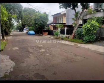 di Graha Bintaro, Jakarta Selatan 2 Lantai