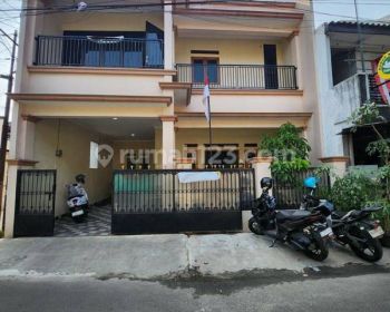 Rumah Second Full Furnished di Komplek di Pondok Kelapa Jakarta