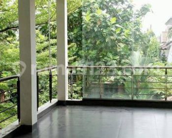 Dijual Rumah siap huni  2 Lantai Jalan lebak lestari hadap Timur