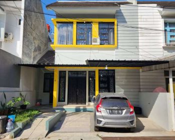 Di sewakan Rumah 2 lantai di Komplek Mall UBE RTOS KOTA BANDUNG