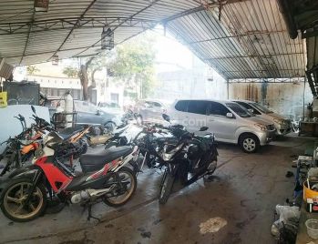 Tanah murah dan Bangunan pas untuk buka usaha atau investasi