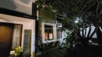 thumbnail-rumah-villa-modern-di-hook-taman-luas-banyak-pepohonan-4