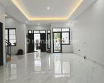 thumbnail-dijual-rumah-white-house-modern-classic-di-ciracas-jakarta-timur-4