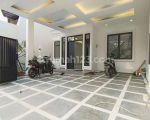 thumbnail-dijual-rumah-white-house-modern-classic-di-ciracas-jakarta-timur-1