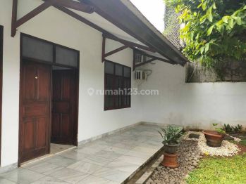 Rumah 1 lantai kebayoran baru jalan depan lebar,nyaman dan tenang