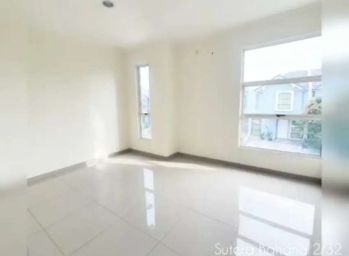 DISEWAKAN RUMAH TINGGAL 2 LANTAI DI SUVARNA SUTERA