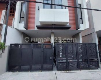 Rumah cantik 3 lantai lokasi dekat stadion jis sunter jakarta utara