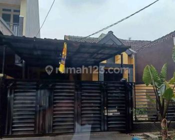 Rumah dalam komplek Graha Bintaro Jaya