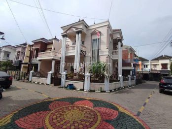 Rumah Mewah Modern Tengah Kota di Semarang