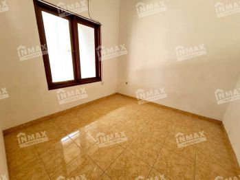 Disewakan Rumah 3 Kamar Istana Dieng Utara, Row Jalan Lebar, Terawat